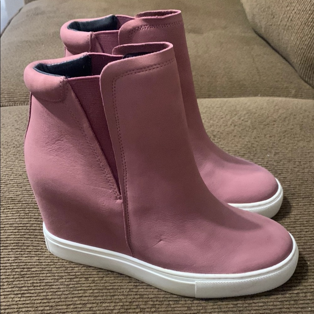 Kenneth Cole Pink Wedge Sneakers with Elastic Panels